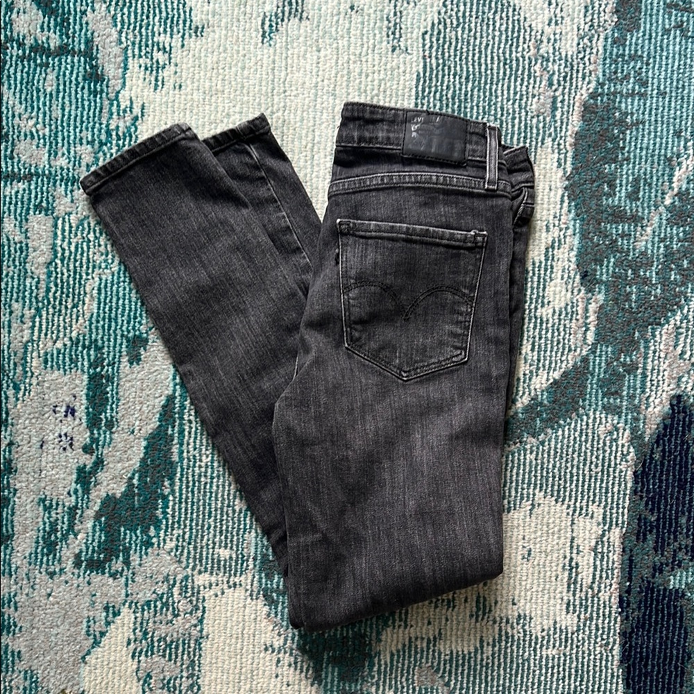 Levi black distressed 721 high rise skinny
